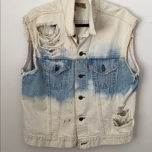 Vintage Levi’s distressed denim vest jacket